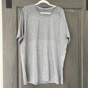 XL men's Lululemon metal vent tech T-shirt